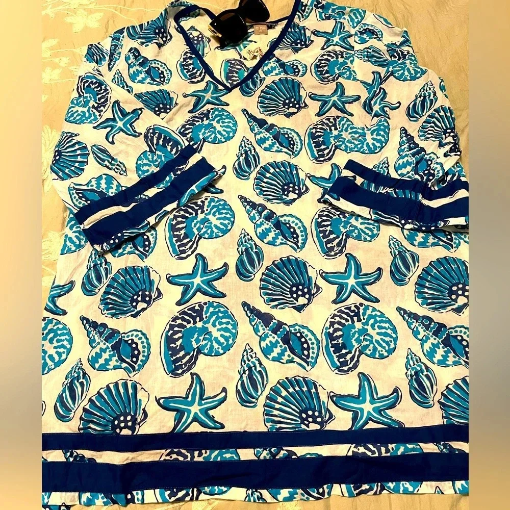 Seashore coverup .